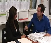 Passione tra i fascicoli