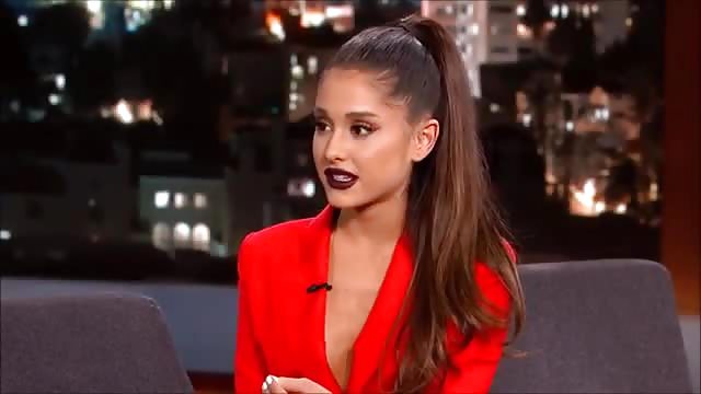 Selena Gomez arrapante come non mai