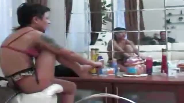 Prima ti vesti poi ti scopo